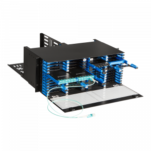 Патч-панель высокой плотности с выдвижными "лезвиями" на 24/48 компактных кассет MCC,  4U/19'', черная